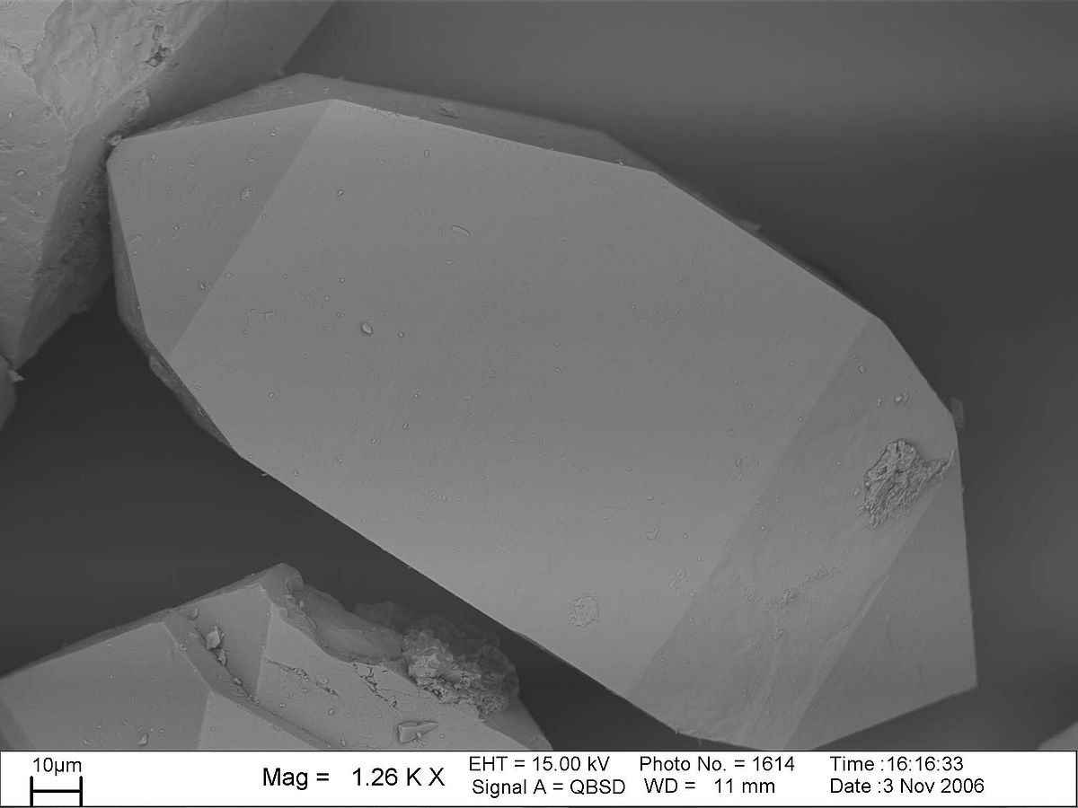 Single grain of zircon